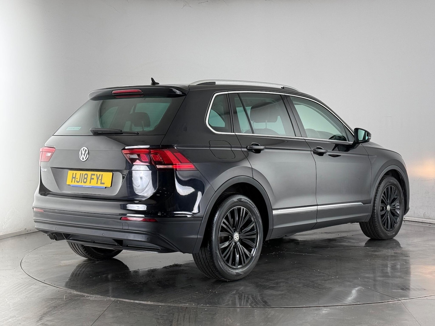 Used Volkswagen Tiguan 2018 for sale - 77247102: Photo 5