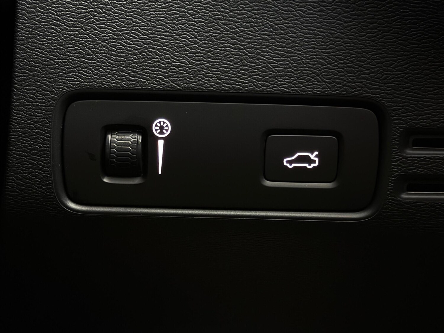 Used Volvo XC40 2020 for sale - 77259837: Photo 34