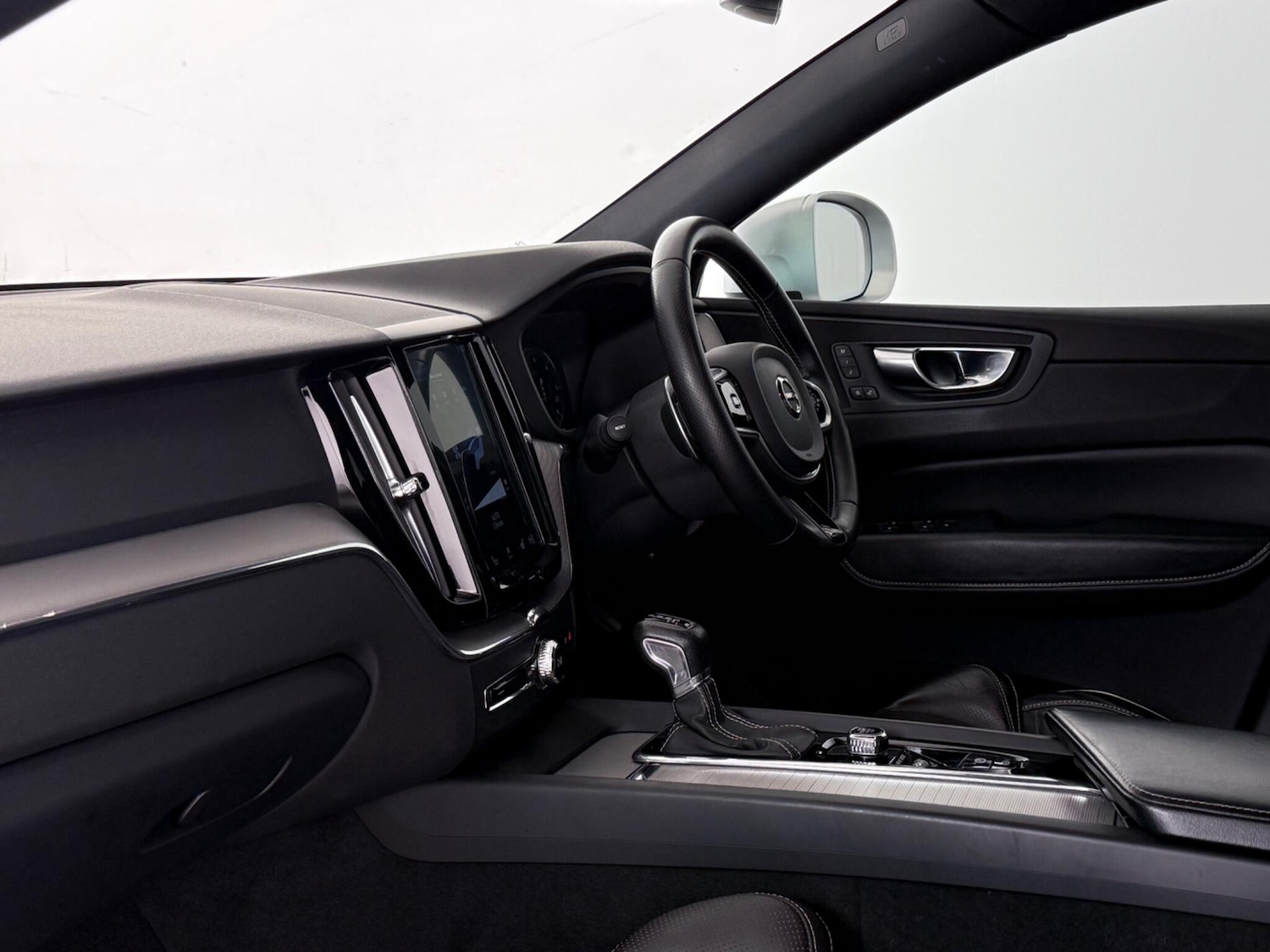 Used Volvo XC60 2018 for sale - 77974336: Photo 18