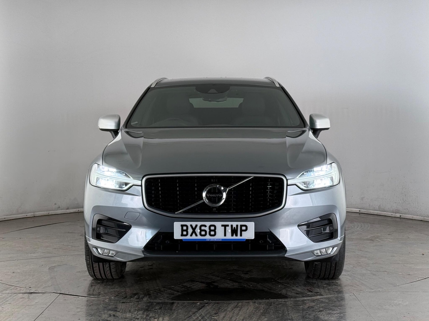 Used Volvo XC60 2018 for sale - 77974336: Photo 2