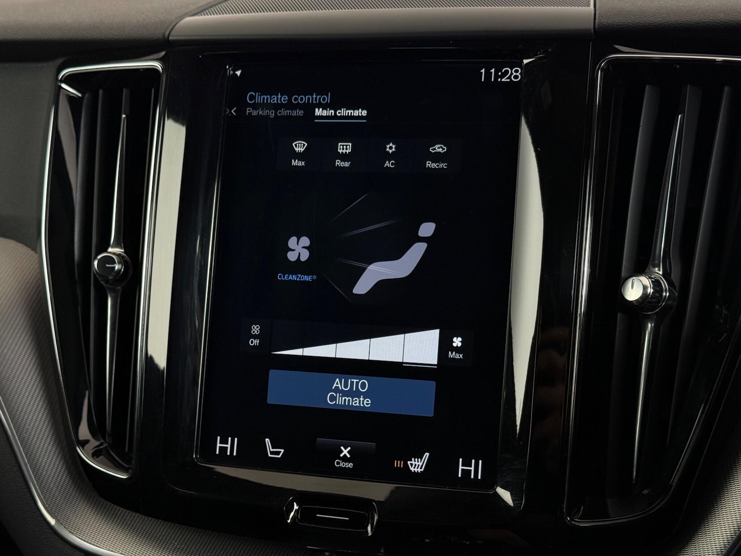 Used Volvo XC60 2018 for sale - 77974336: Photo 24