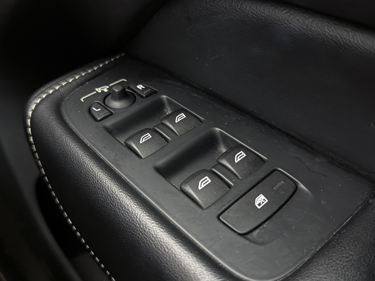 Used Volvo XC60 2018 for sale - 77974336: Photo 34