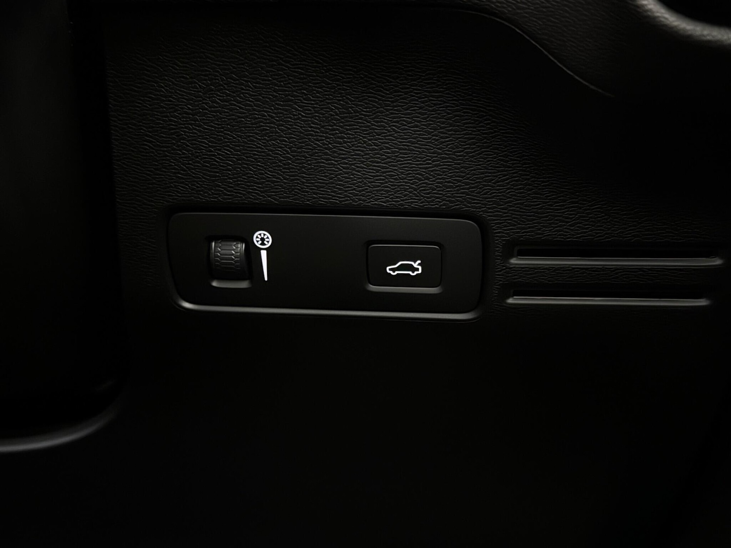 Used Volvo XC40 2020 for sale - 77217035: Photo 36