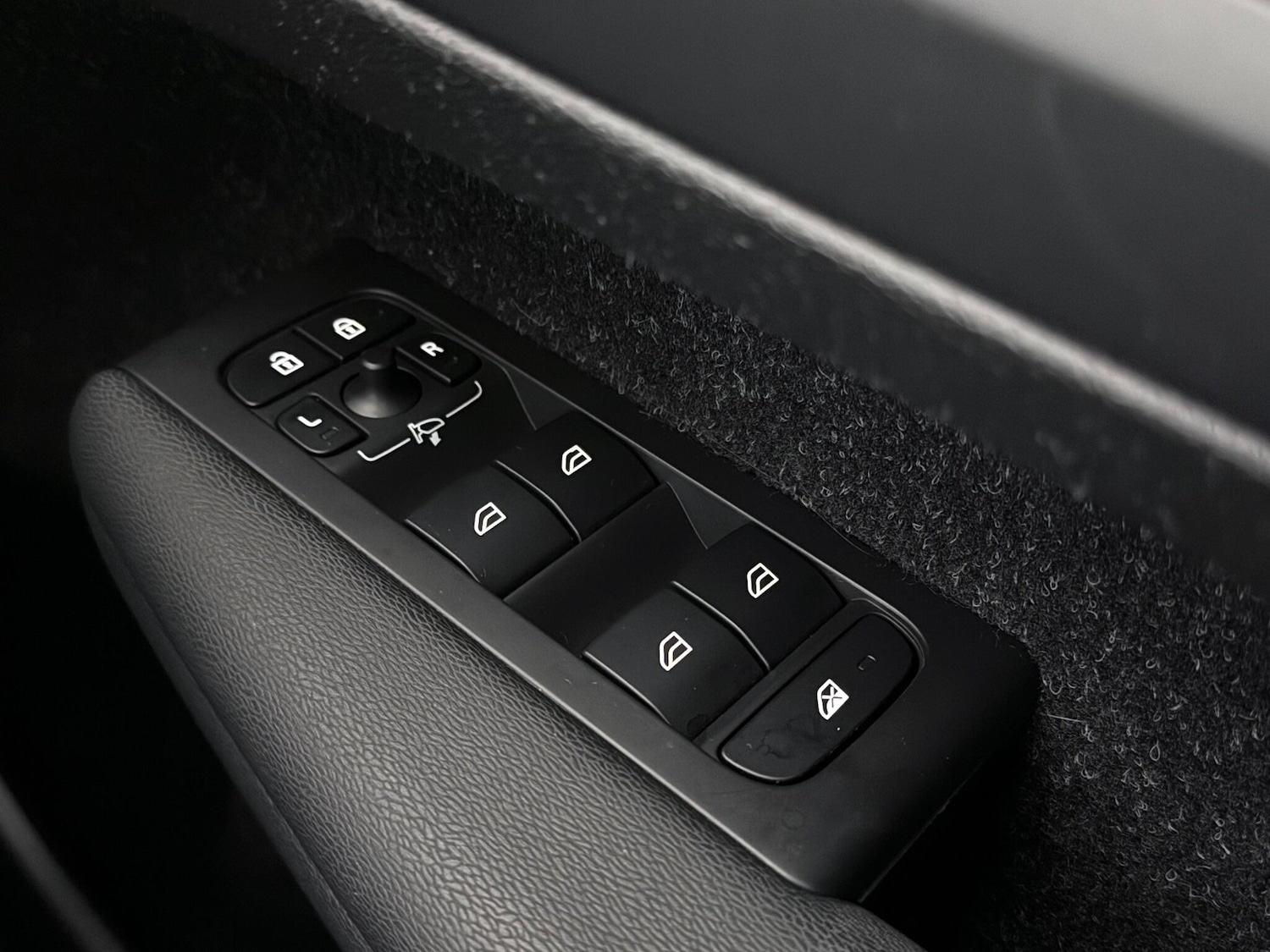 Used Volvo XC40 2020 for sale - 77217035: Photo 37