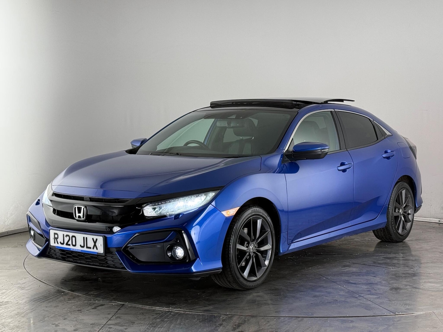 Used Honda Civic 2020 for sale - 77182946: Photo 2