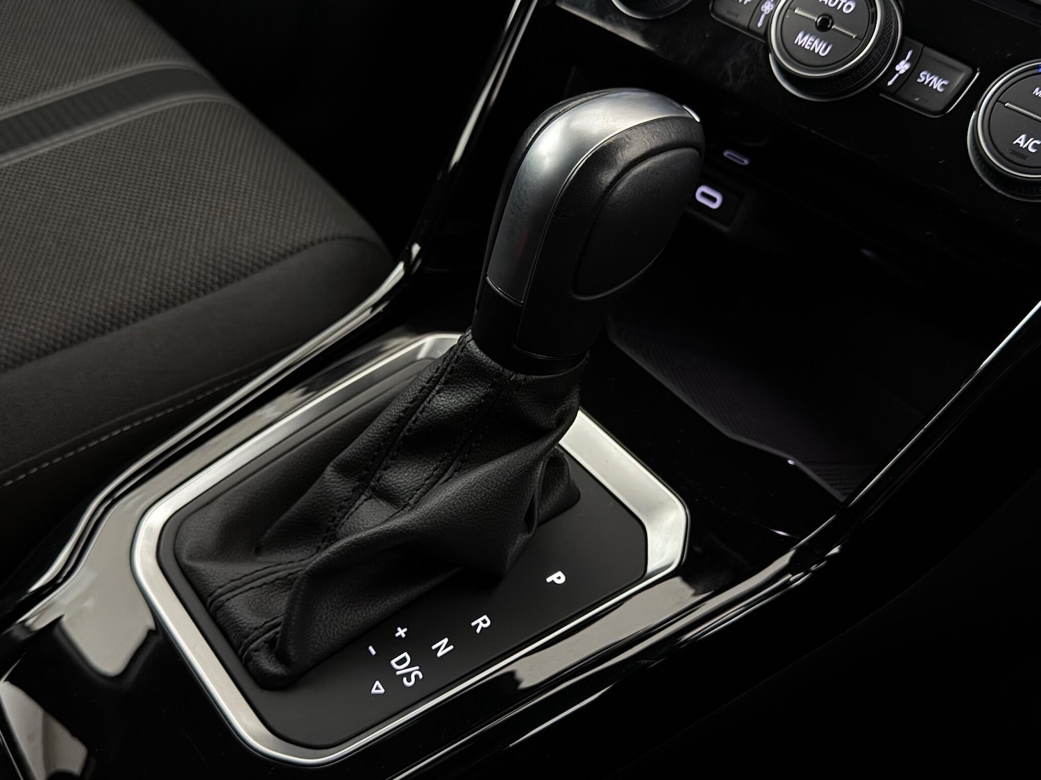 Used Volkswagen T-Roc 2021 for sale - 77260009: Photo 33