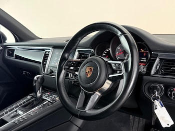 Used Porsche Macan 2018 for sale - 79076293: Photo