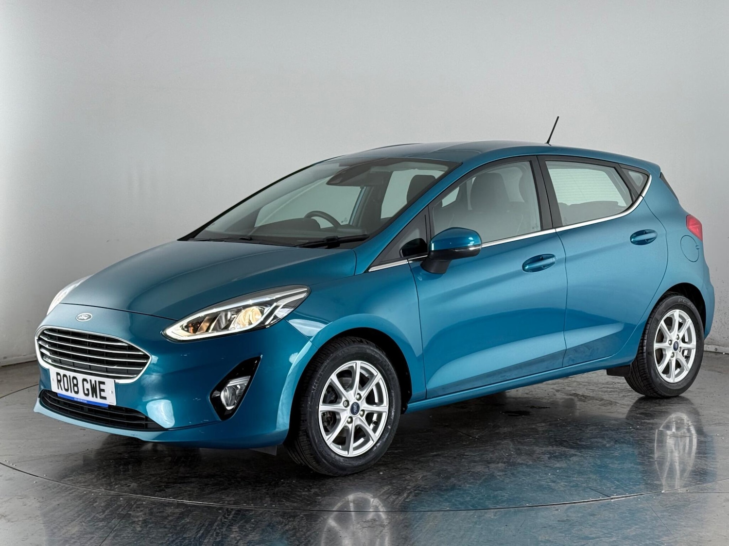 Used Ford Fiesta 2018 for sale - 77216570: Photo 2