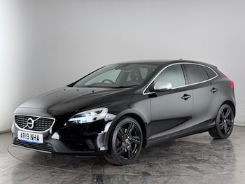 Used Volvo V40 2019 for sale - 77280053: Photo