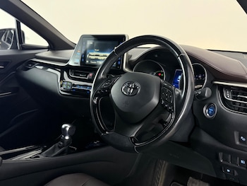 Used Toyota C-HR 2017 for sale - 78959421: Photo