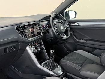 Used Volkswagen T-Roc 2021 for sale - 78966394: Photo