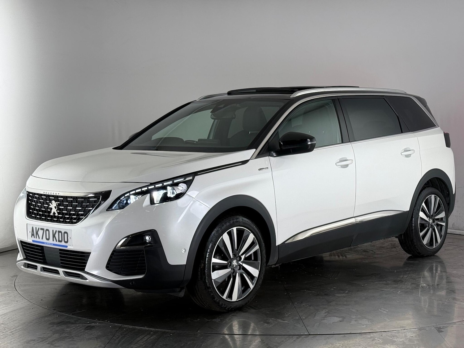 Used Peugeot 5008 2020 for sale - 77243524: Photo 2