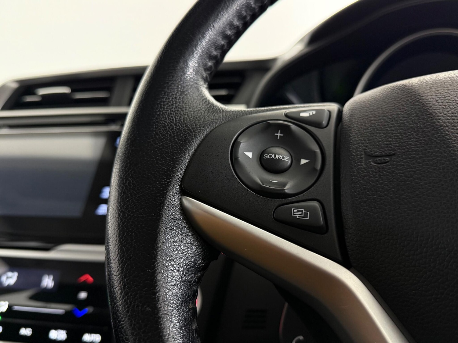 Used Honda Jazz 2018 for sale - 77242987: Photo 19