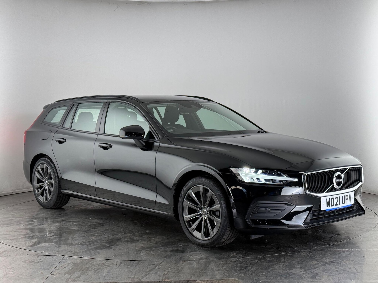 Used Volvo V60 2021 for sale - 77182472: Photo 1