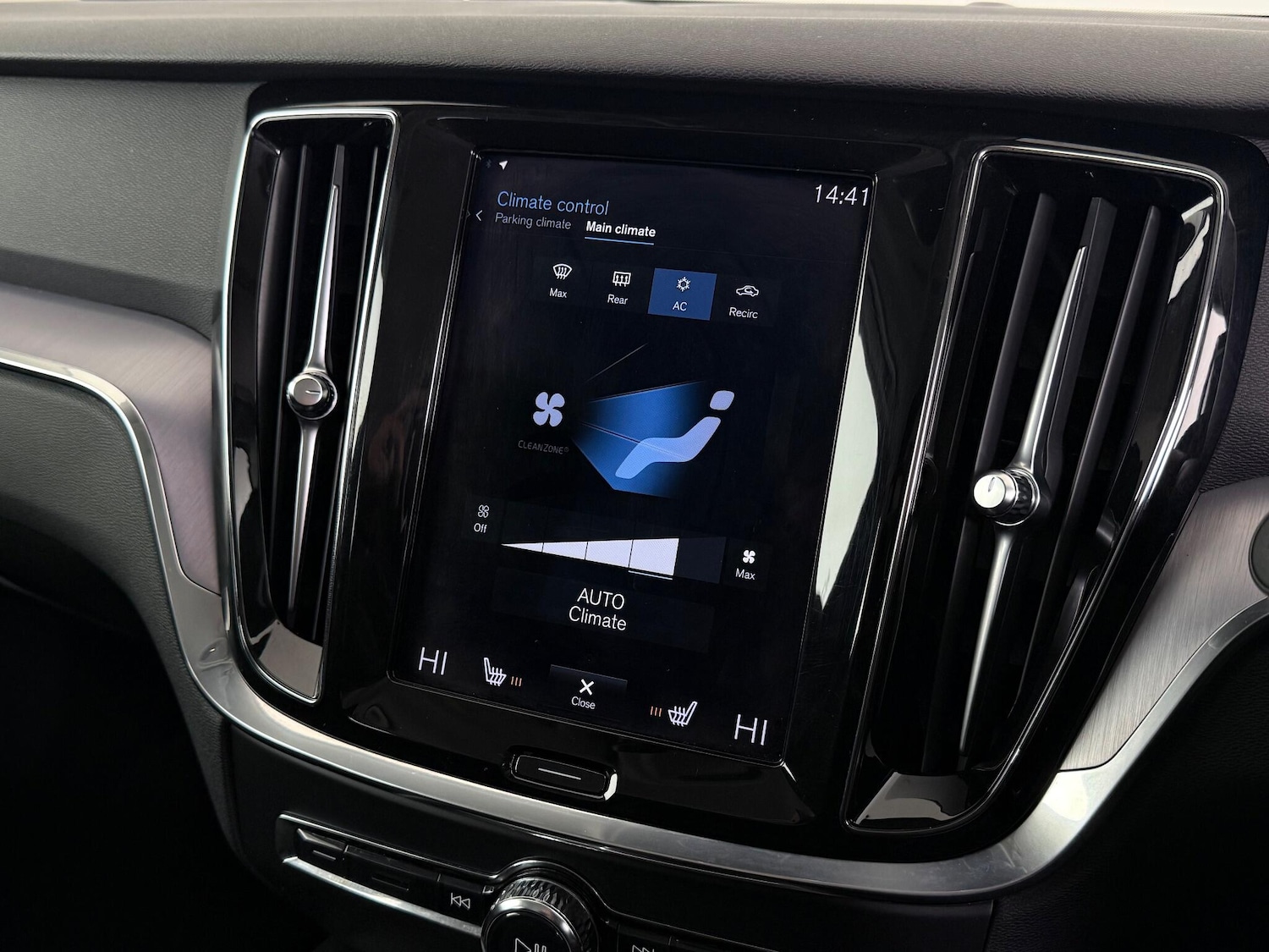 Used Volvo V60 2021 for sale - 77182472: Photo 30