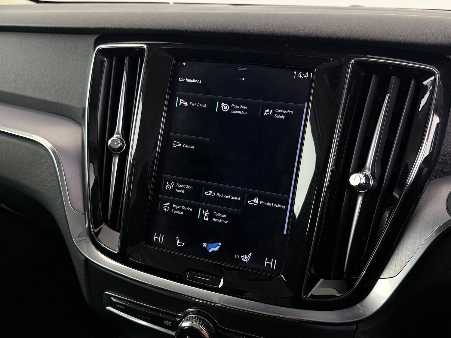 Used Volvo V60 2021 for sale - 77182472: Photo 31