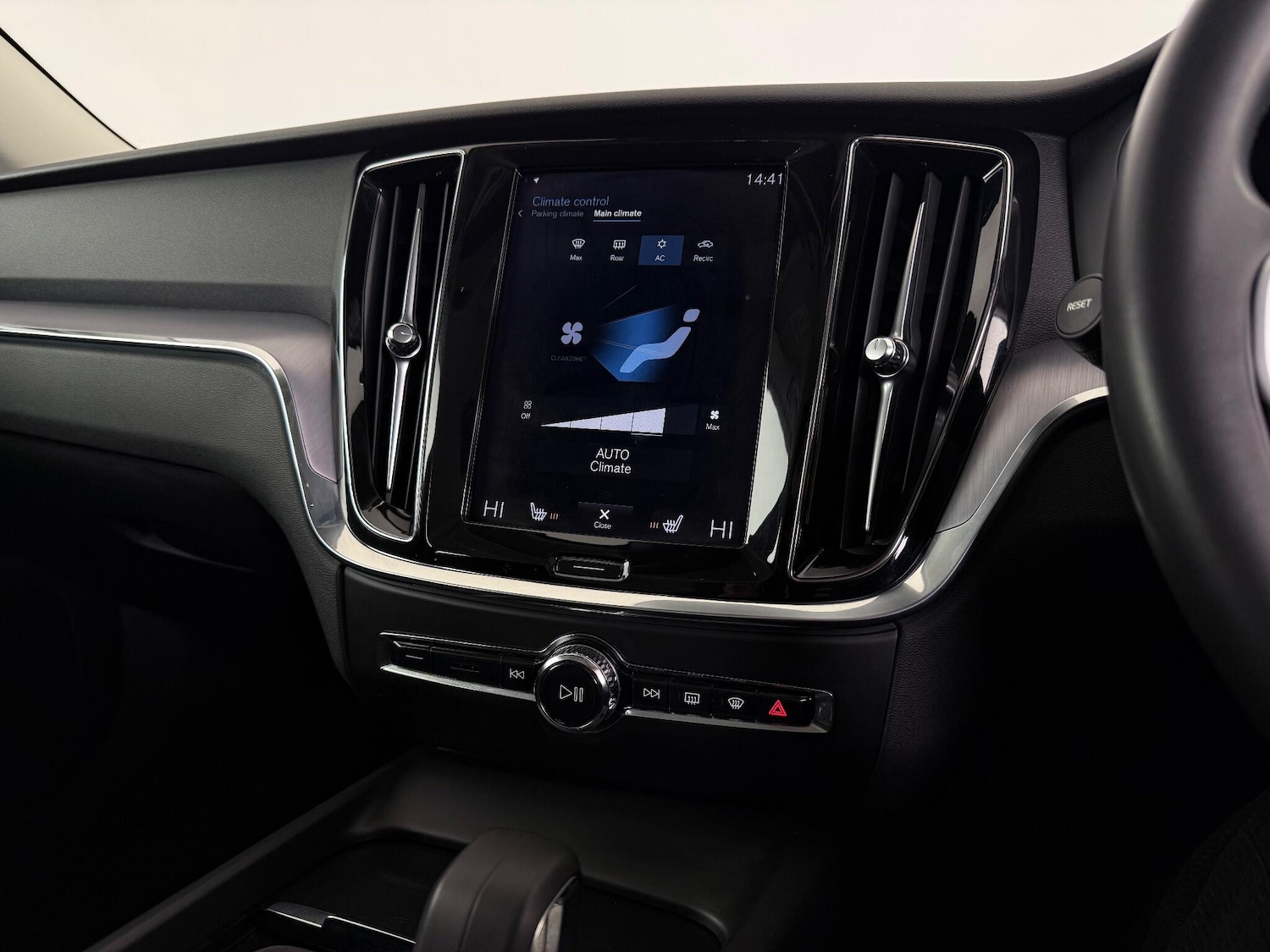 Used Volvo V60 2021 for sale - 77182472: Photo 32