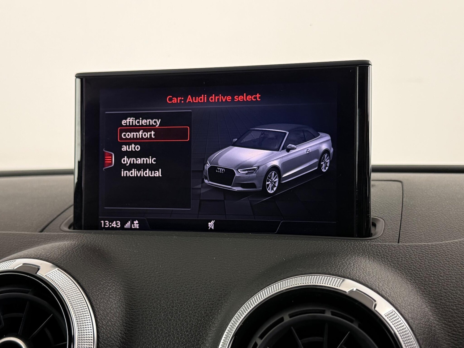 Used Audi A3 Cabriolet 2018 for sale - 77247087: Photo 24