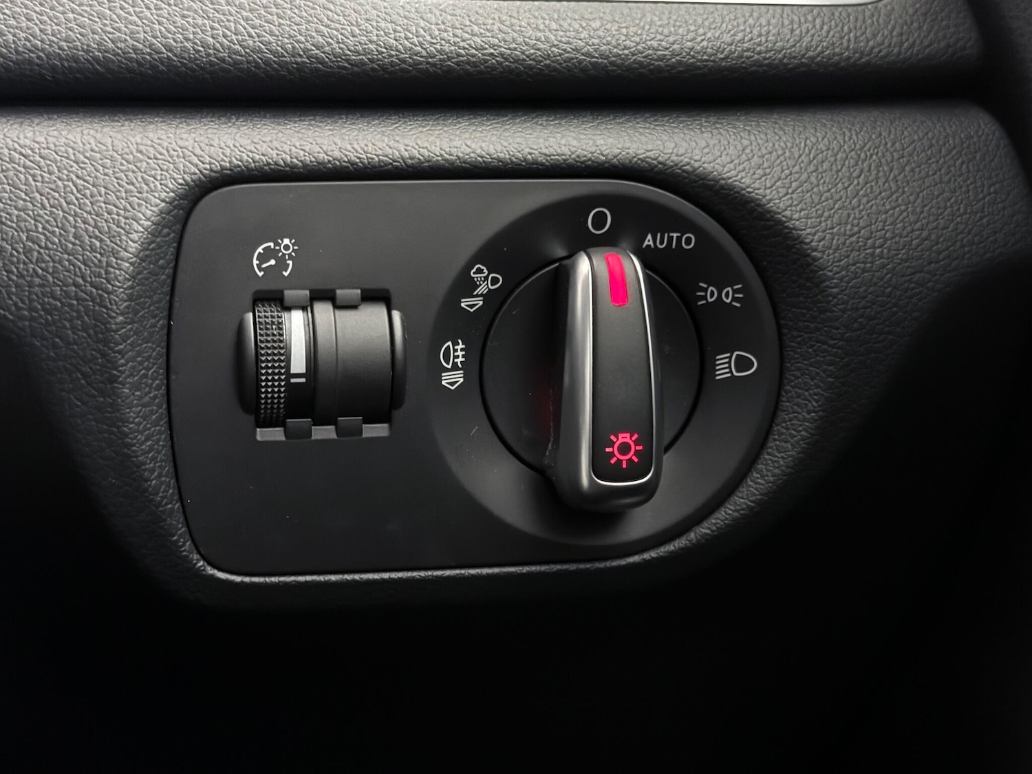 Used Audi Q3 2018 for sale - 77216904: Photo 33