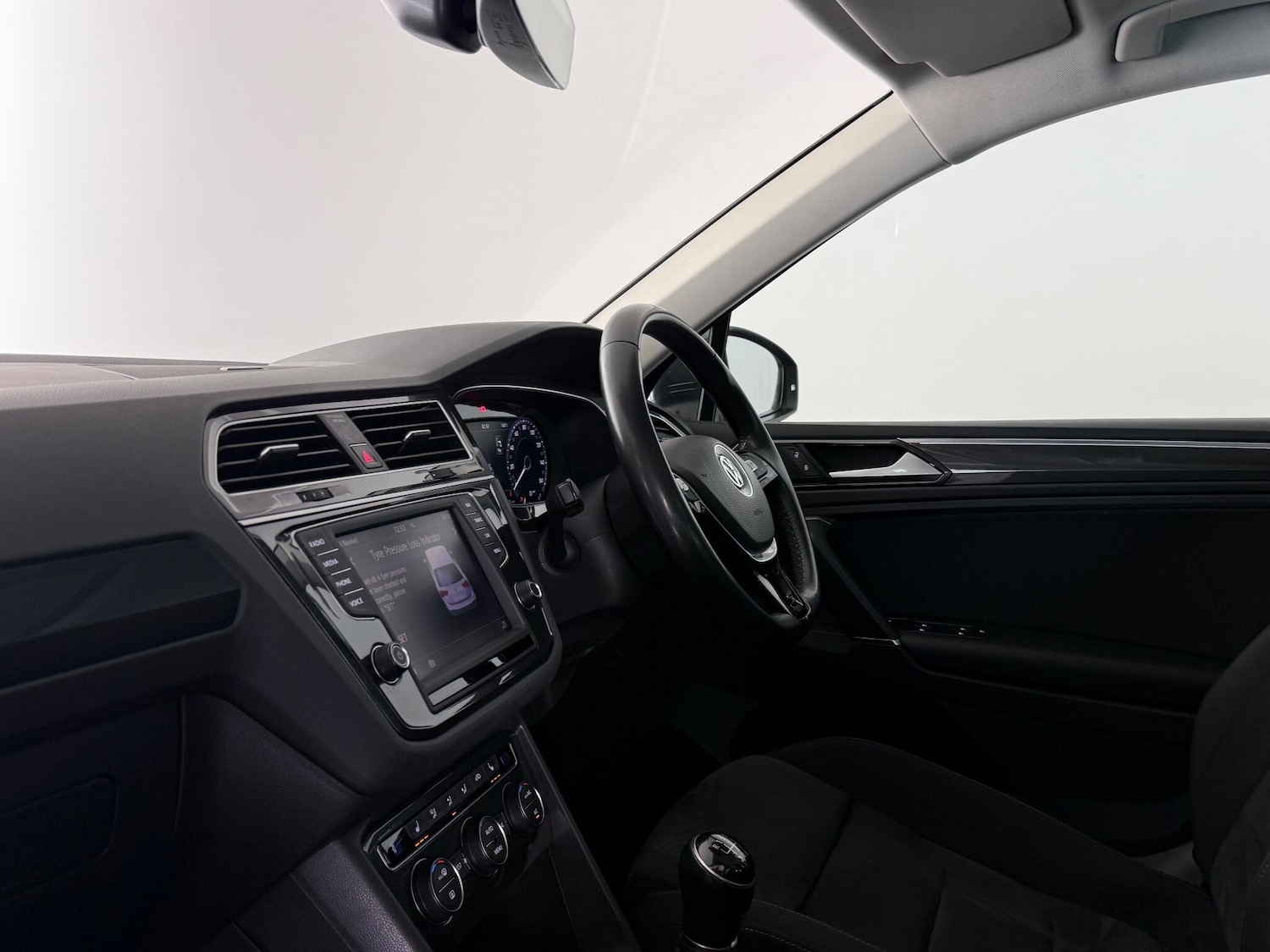 Used Volkswagen Tiguan 2017 for sale - 77247073: Photo 15