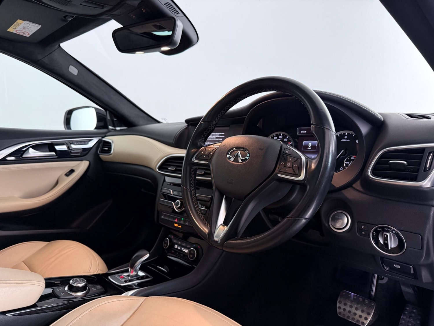 Used Infiniti QX30 2019 for sale - 77497625: Photo 11