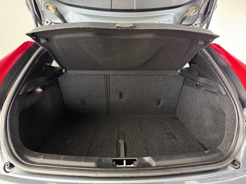 Used Volvo V40 2019 for sale - 76105709: Photo 12