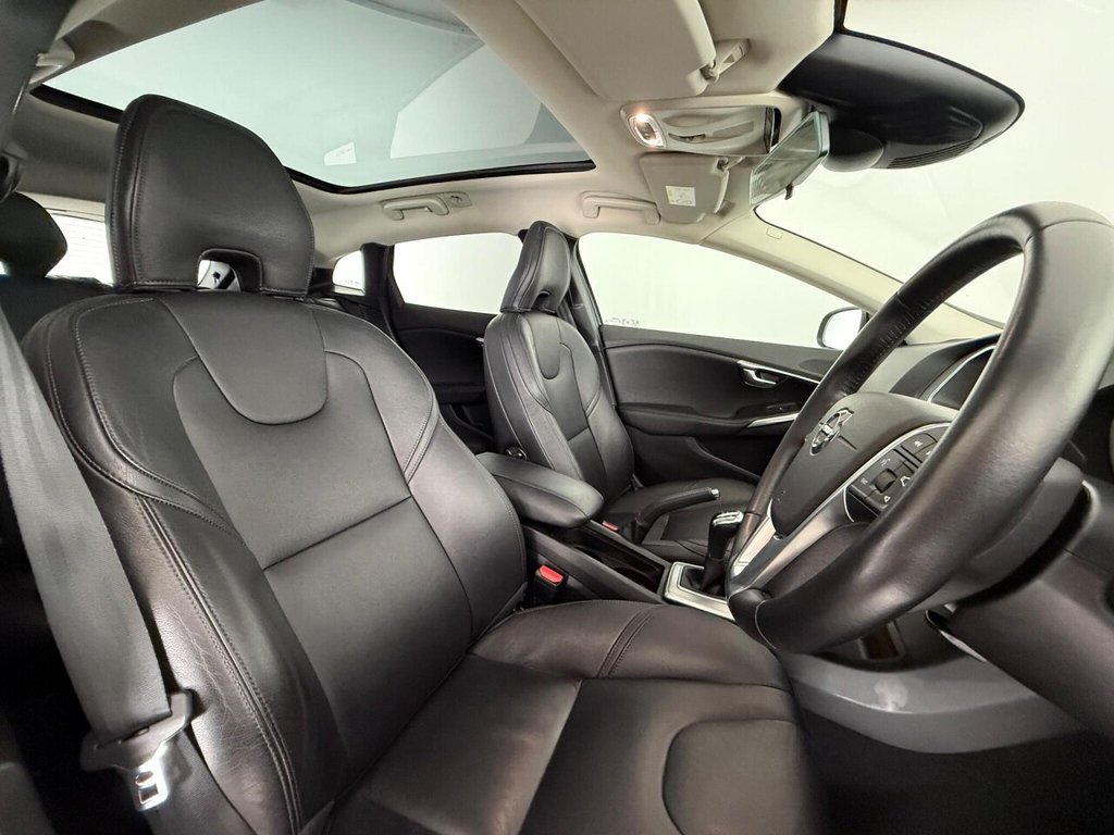 Used Volvo V40 2019 for sale - 76105709: Photo 14