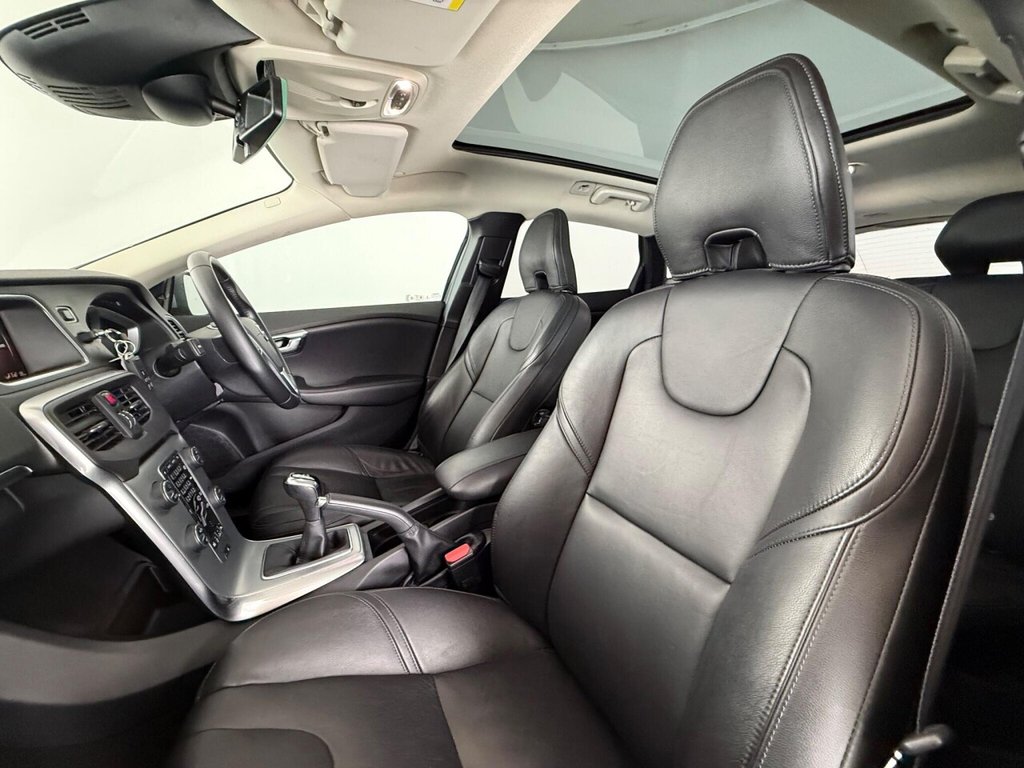 Used Volvo V40 2019 for sale - 76105709: Photo 15
