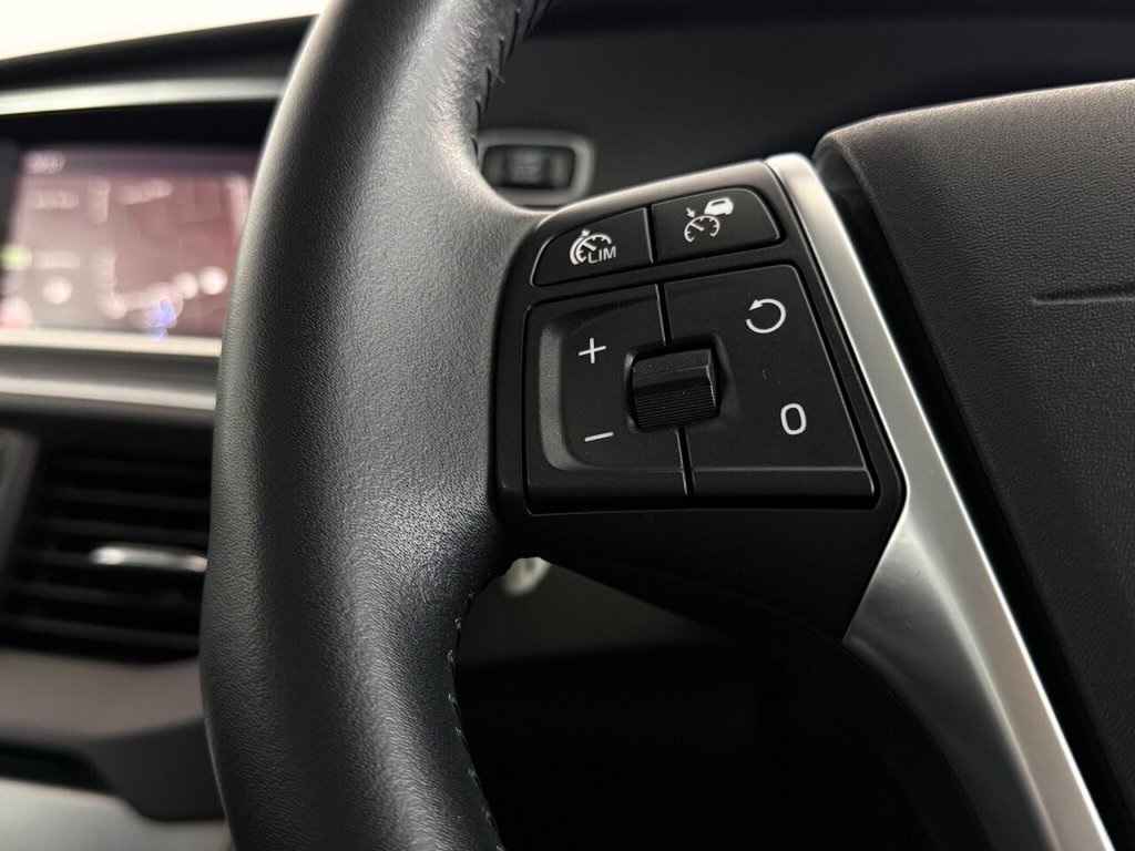Used Volvo V40 2019 for sale - 76105709: Photo 25
