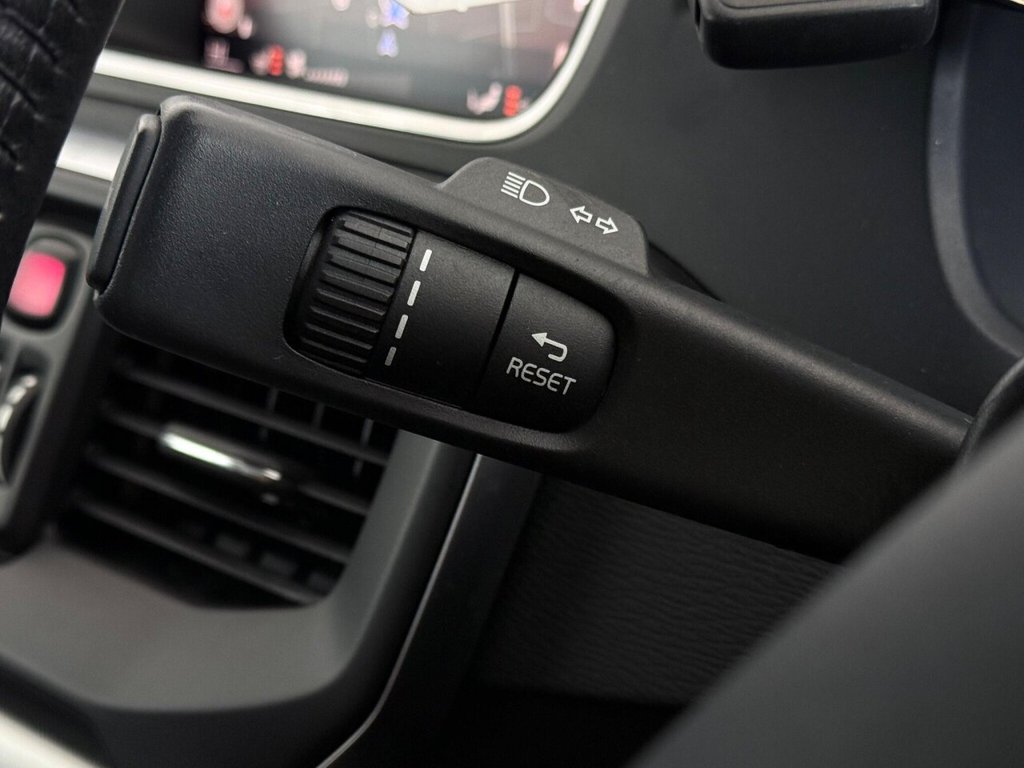 Used Volvo V40 2019 for sale - 76105709: Photo 27