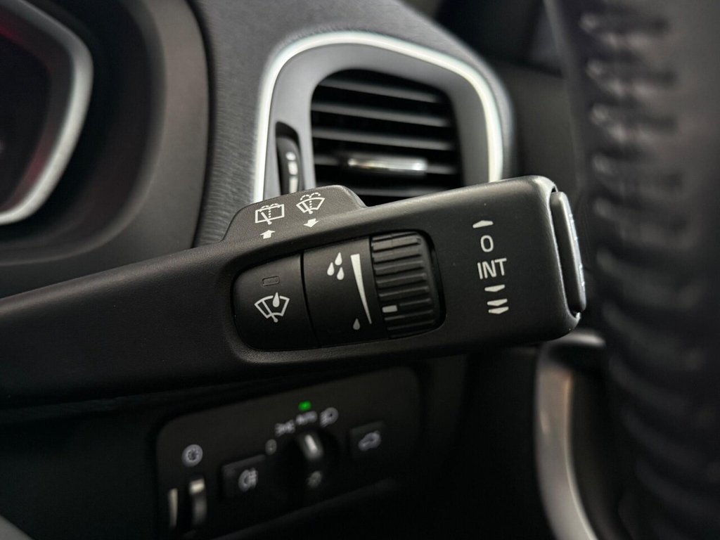 Used Volvo V40 2019 for sale - 76105709: Photo 28