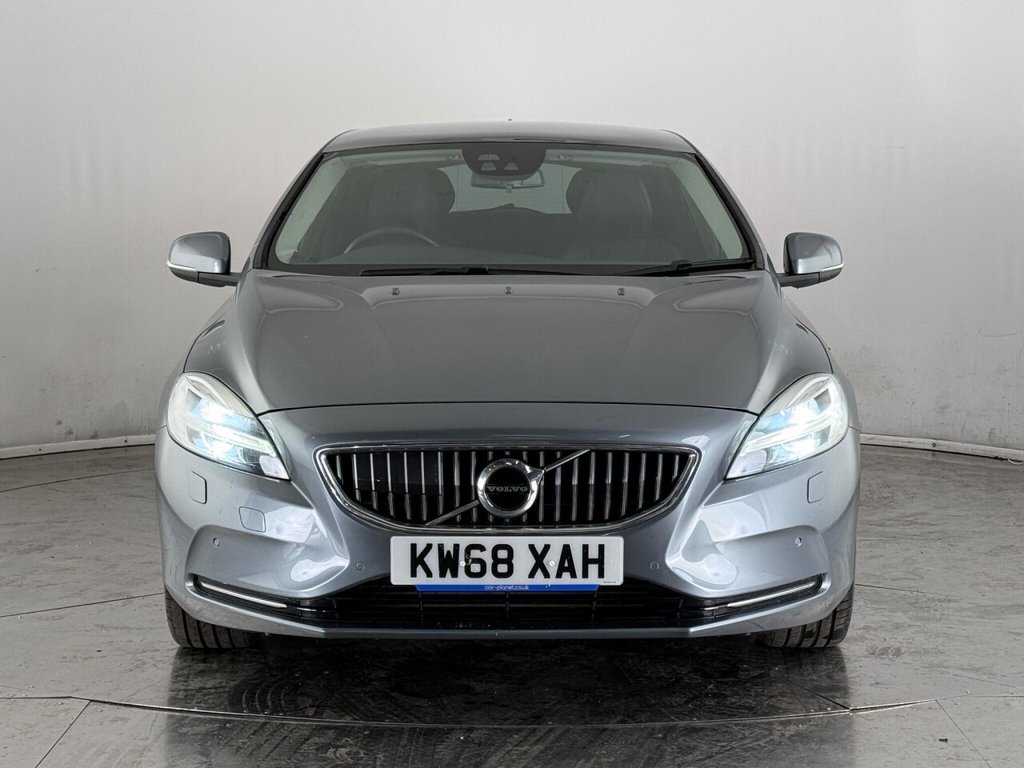 Used Volvo V40 2019 for sale - 76105709: Photo 3