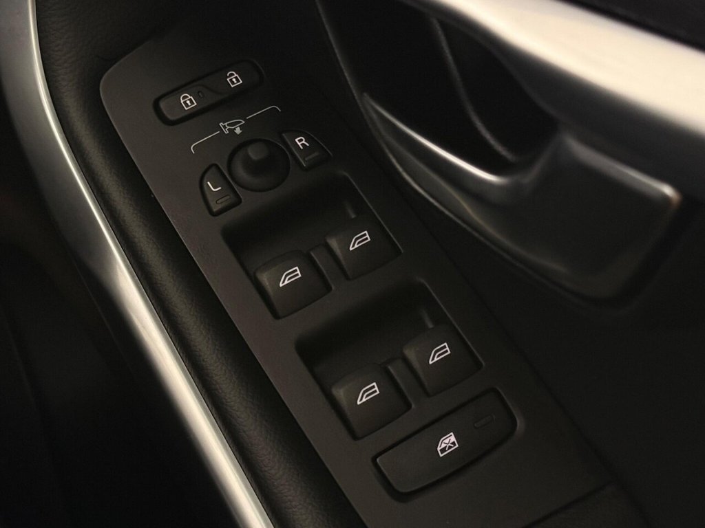 Used Volvo V40 2019 for sale - 76105709: Photo 39
