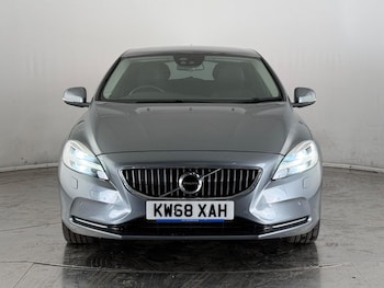 Used Volvo V40 2019 for sale - 76105709: Photo 3