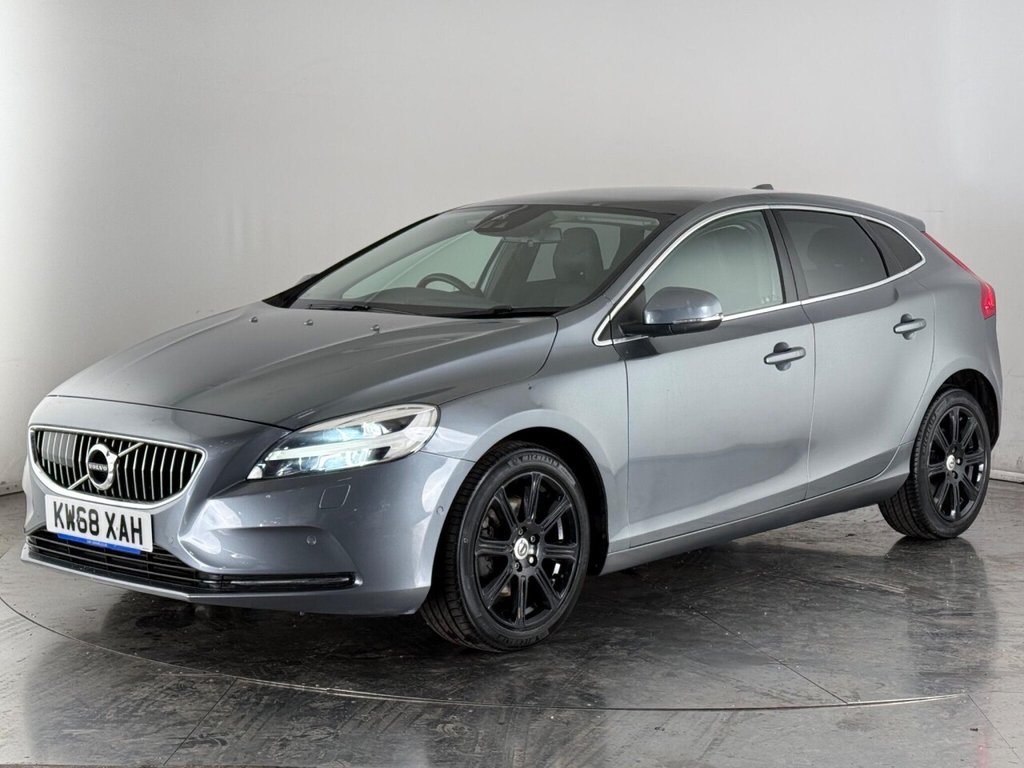 Used Volvo V40 2019 for sale - 76105709: Photo 4