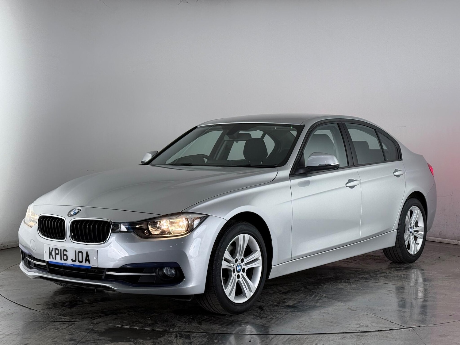 Used BMW 3 Series 2016 for sale - 77979765: Photo 2