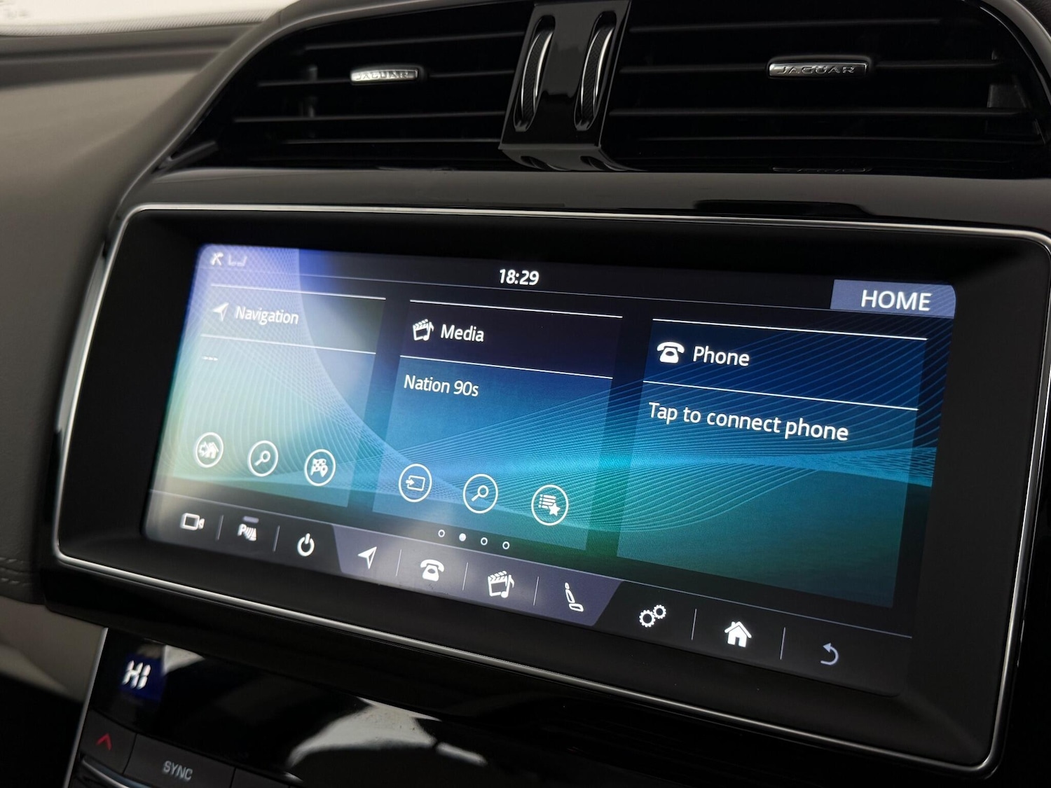 Used Jaguar XE 2019 for sale - 77217123: Photo 25