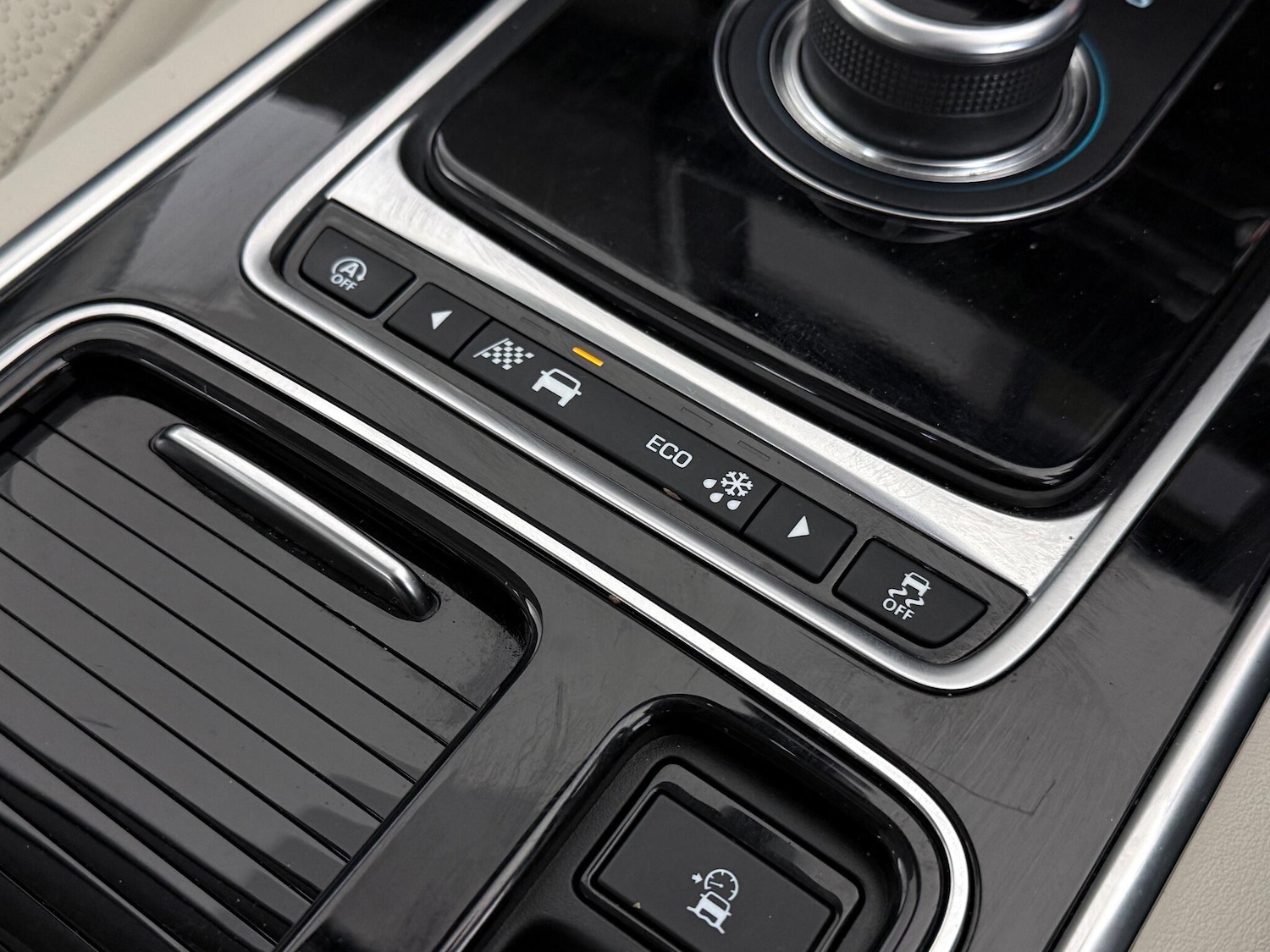 Used Jaguar XE 2019 for sale - 77217123: Photo 37