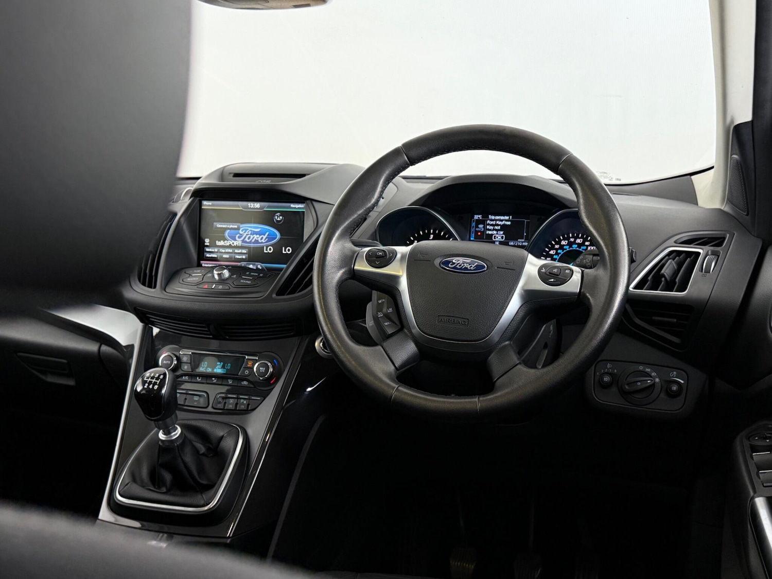 Used Ford Kuga 2016 for sale - 77259618: Photo 16