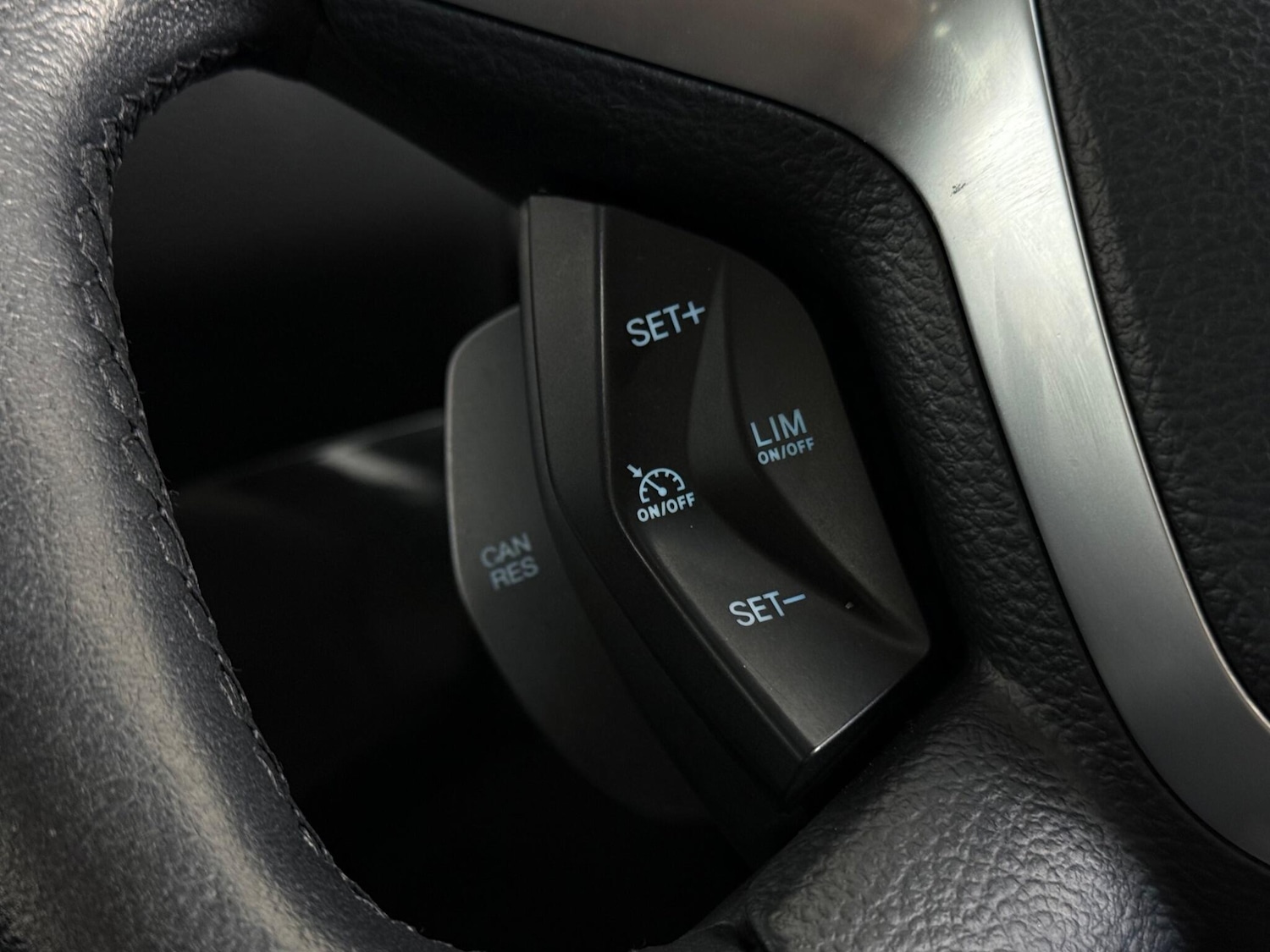 Used Ford Kuga 2016 for sale - 77259618: Photo 24