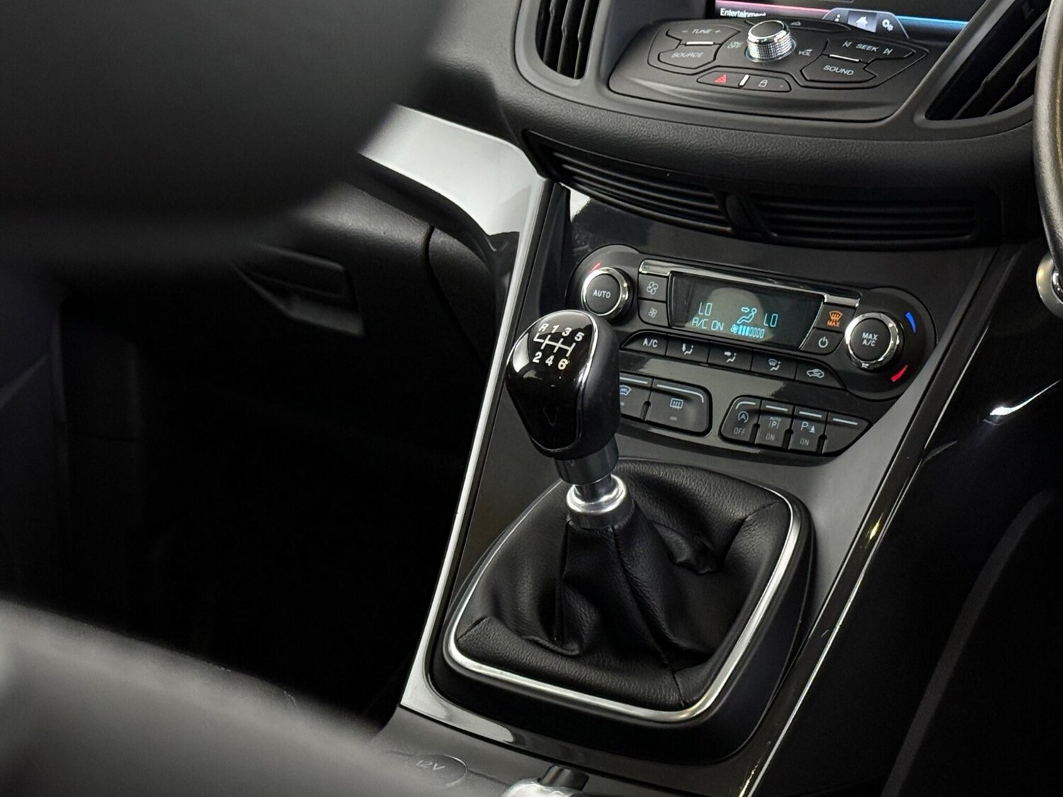 Used Ford Kuga 2016 for sale - 77259618: Photo 30