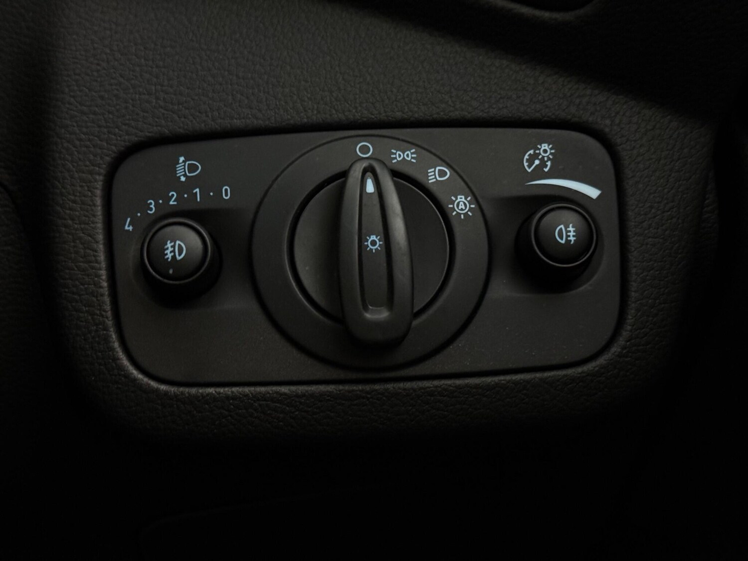 Used Ford Kuga 2016 for sale - 77259618: Photo 35