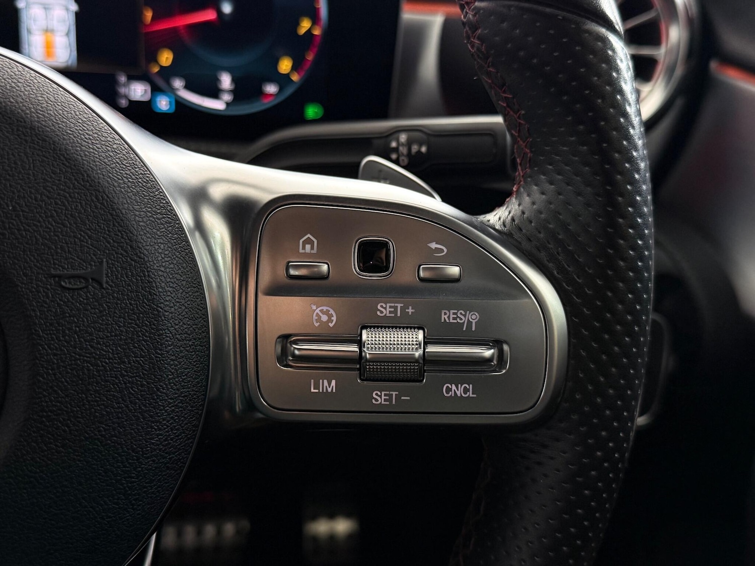 Used Mercedes-Benz A-Class 2018 for sale - 76466965: Photo 25