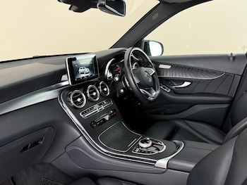 Used Mercedes-Benz GLC 2019 for sale - 79430996: Photo