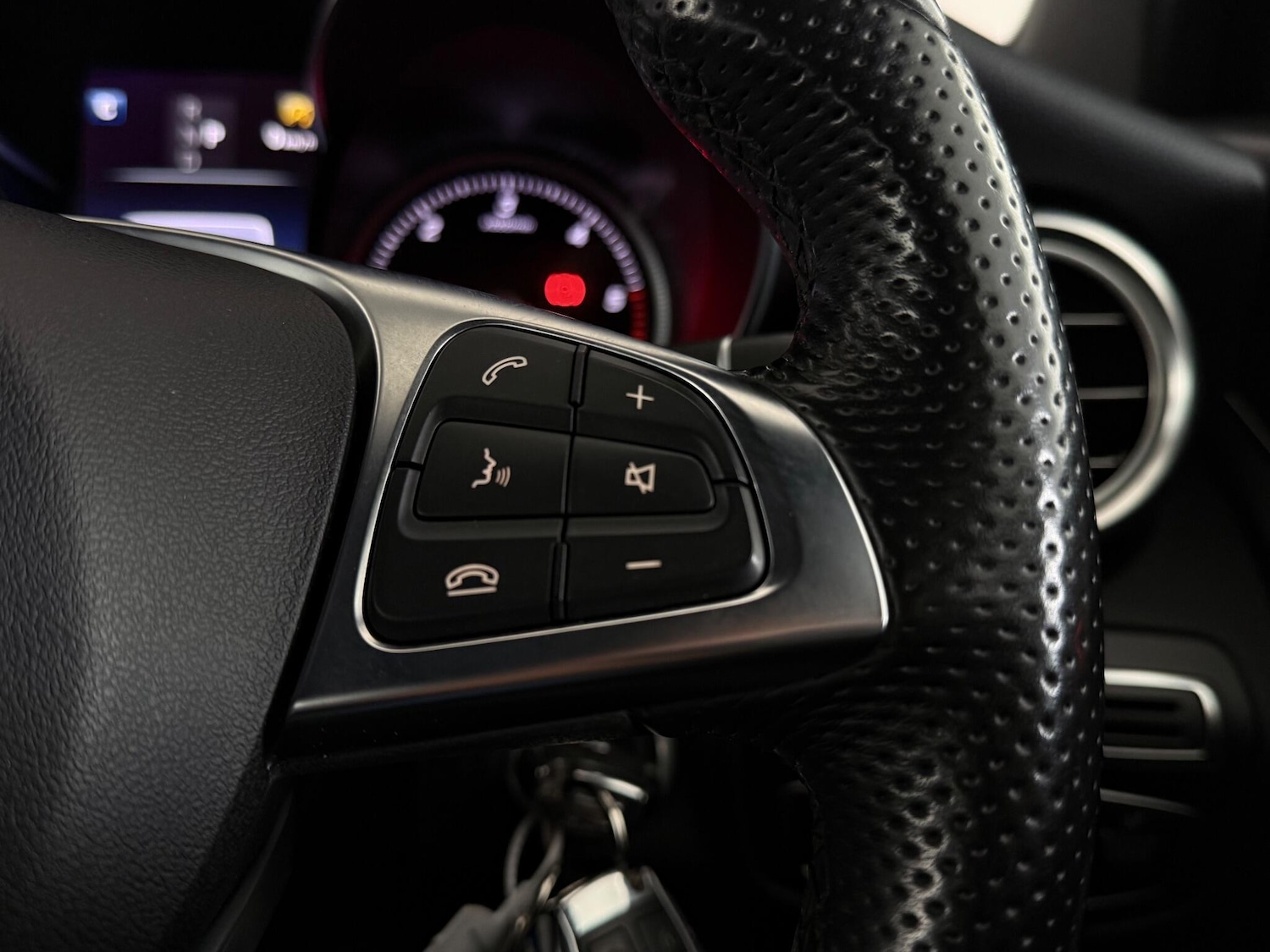 Used Mercedes-Benz GLC 2017 for sale - 77221868: Photo 24