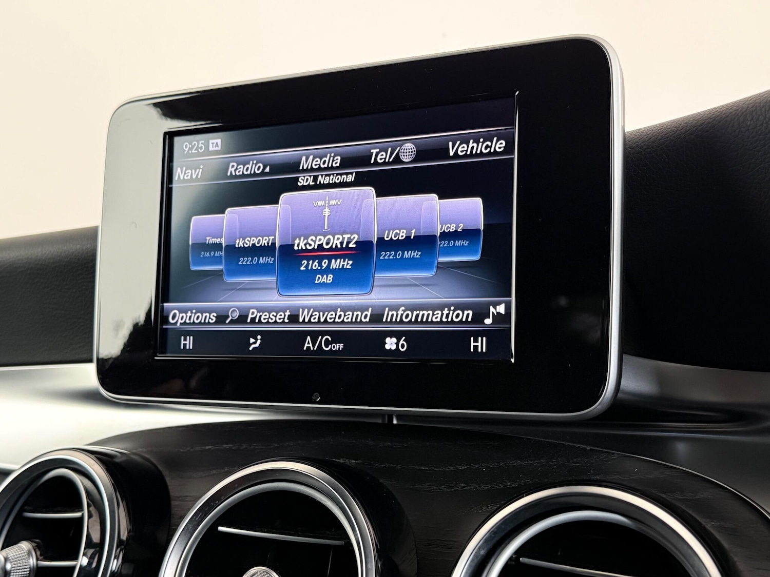 Used Mercedes-Benz GLC 2017 for sale - 77221868: Photo 31