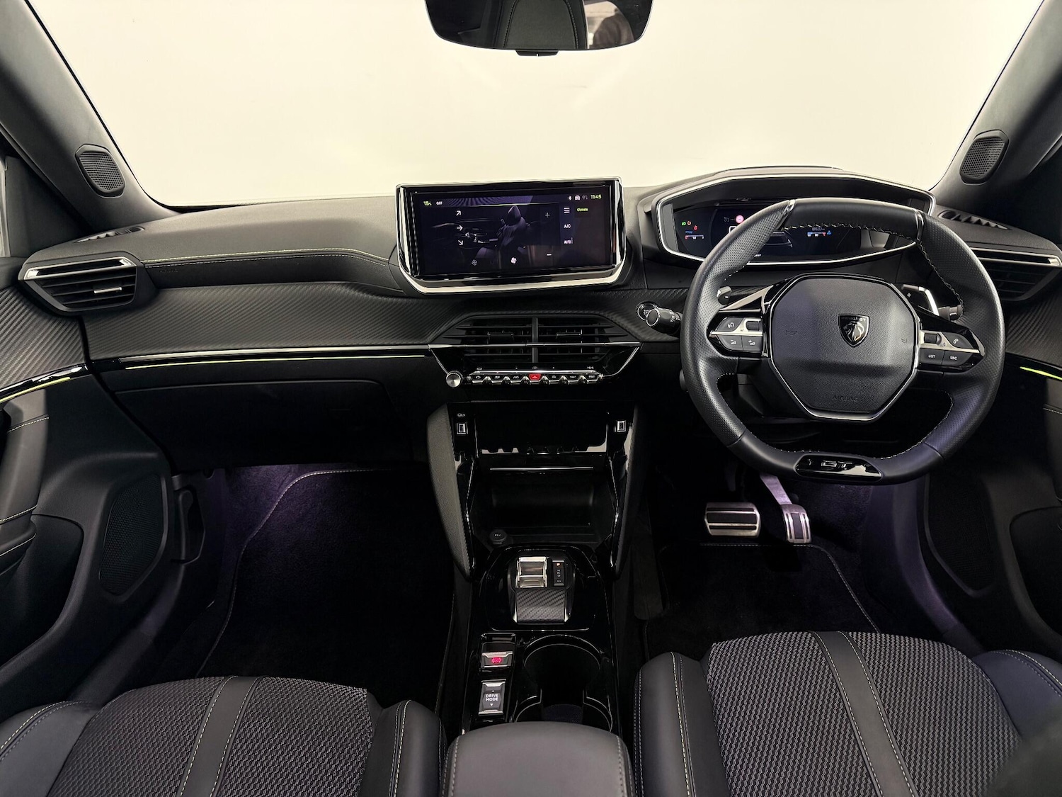 Used Peugeot 2008 2023 for sale - 77182603: Photo 16