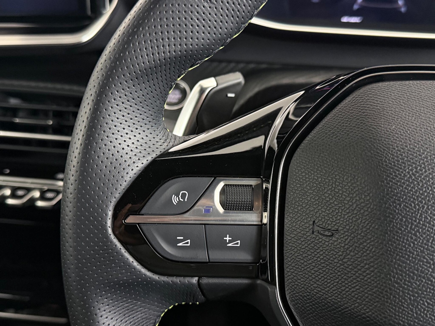 Used Peugeot 2008 2023 for sale - 77182603: Photo 19