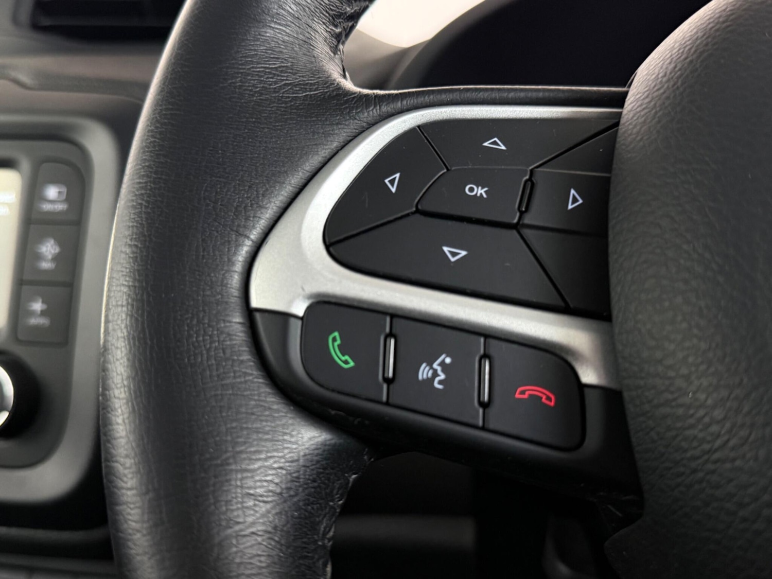 Used Jeep Renegade 2018 for sale - 77243238: Photo 15