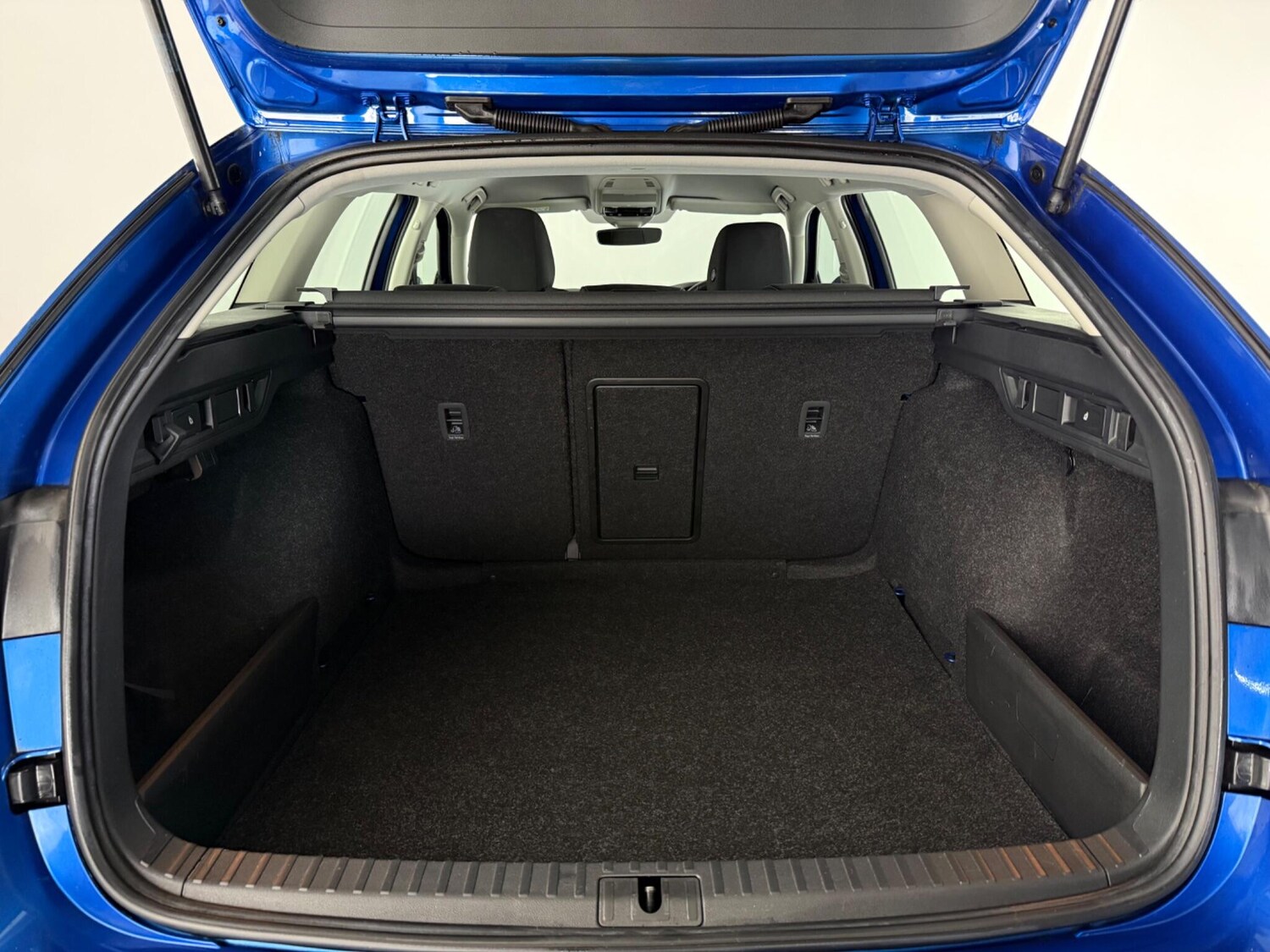 Used Skoda Octavia 2023 for sale - 77696900: Photo 8